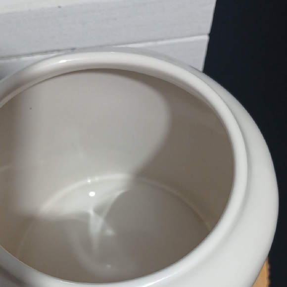 Rae Dunn x F•R•I•E•N•D•S Cream Coffee Canister with Green Lid - Picture 8 of 9